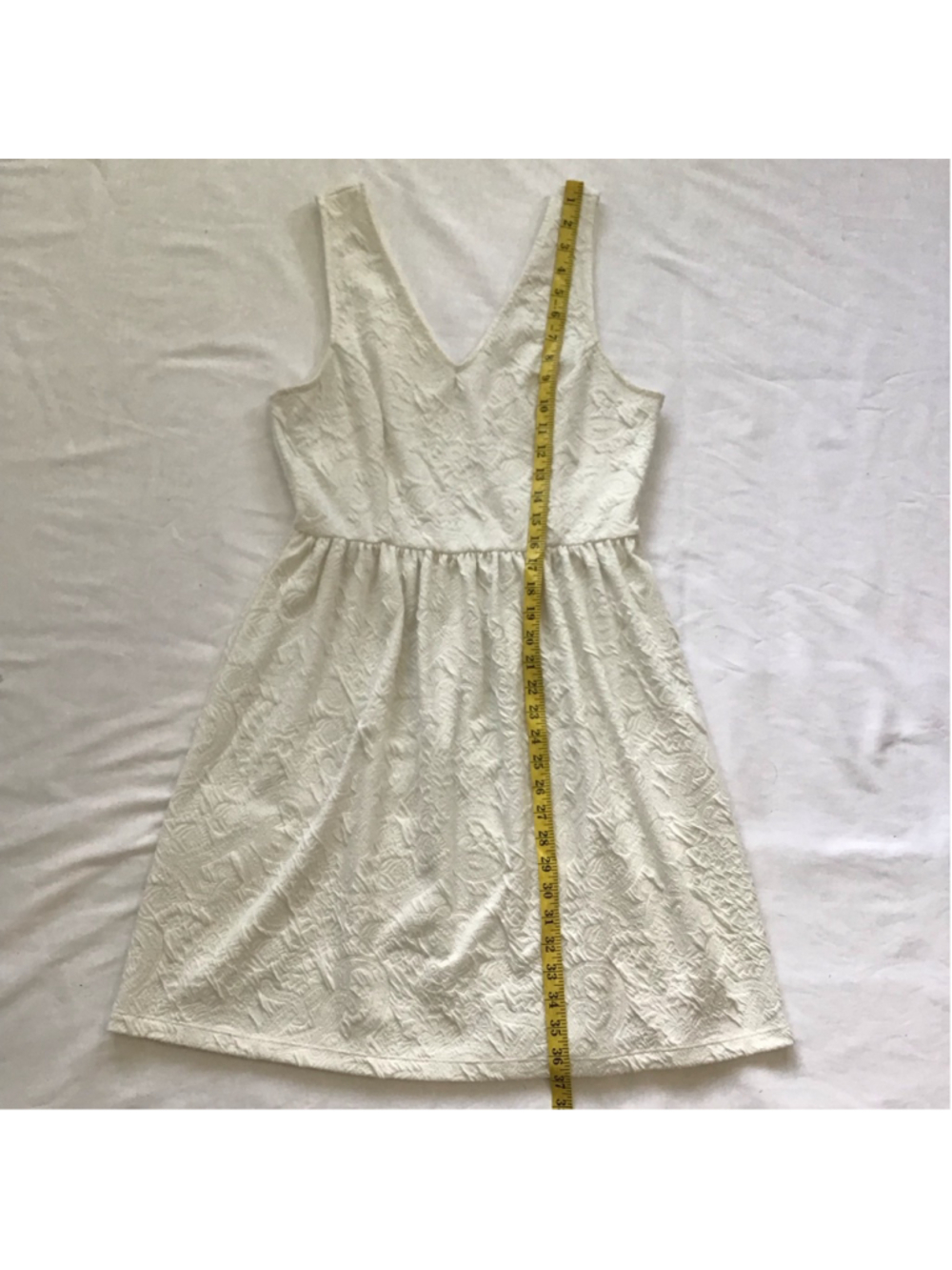 Everly Women Elegant Summer Fun White Textured V-Neck Mini Dress Size L - Picture 10 of 11